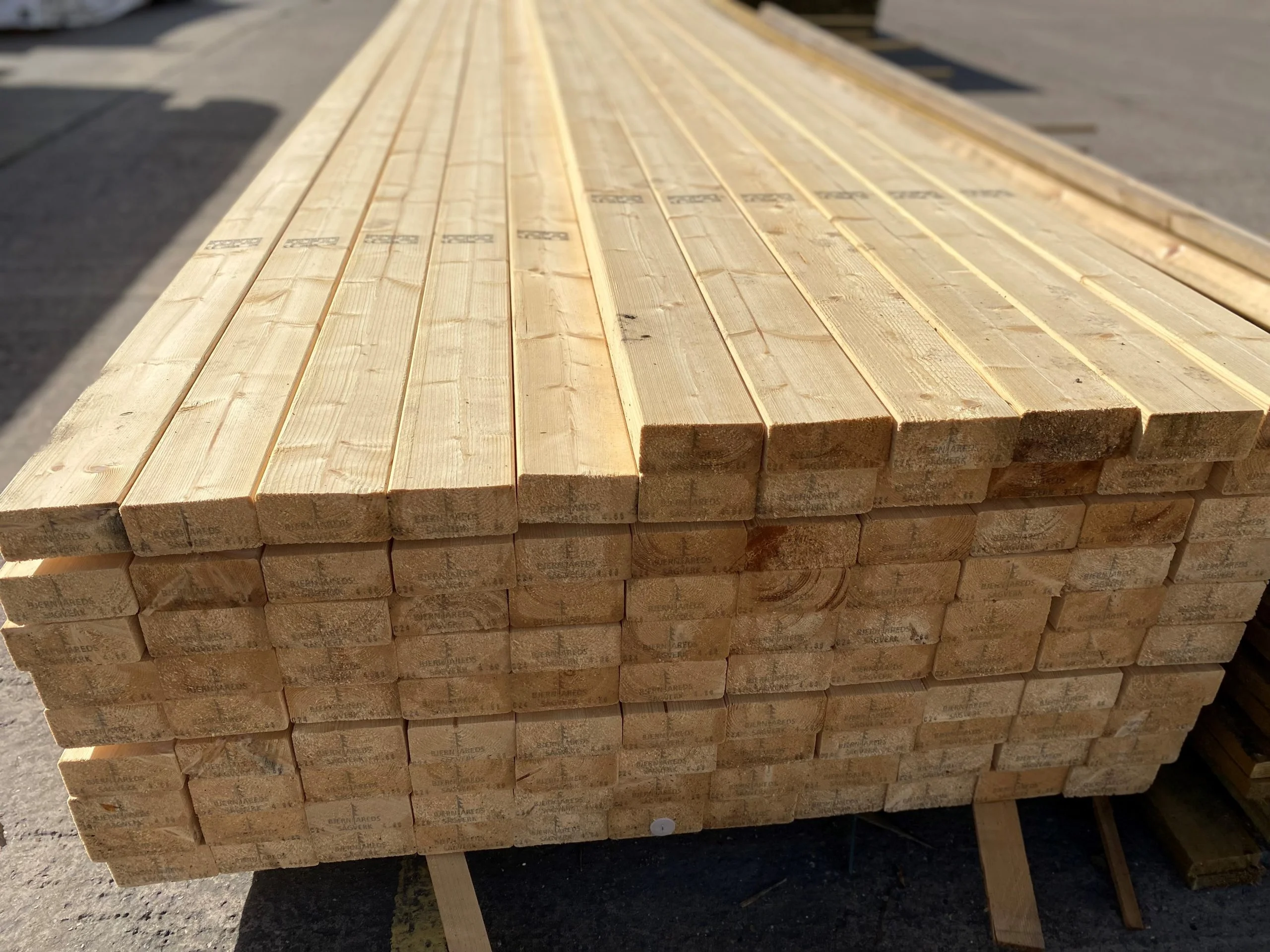 Graded C24 Regularised Timber - 47mm x 100mm | Bennetts Timber